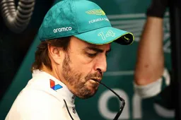 Alonso uit kritiek op regels: 'Je kan niet inhalen, dan word je gestraft'