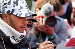Hamilton niet blij met wissel: ''Kan Bottas gewoon vertellen hoe ik het doe''