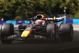 Verstappen tweede achter Sainz in Hongarije na eerste runs met updates