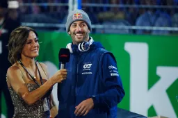 Daniel Ricciardo se burla de Verstappen por sus comentarios en Las Vegas