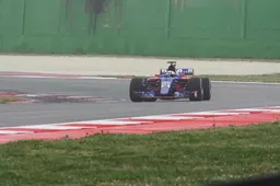 Video: De STR12 in actie op het circuit!