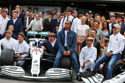Hamilton verwacht meer weerstand in tweede helft Formule 1 seizoen