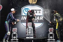 F1 Social Stint | Grosjean viert Indycar-podiumfinish met vrouw en kinderen