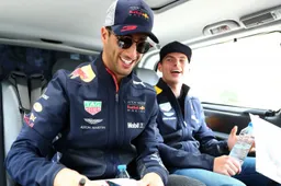 Max Verstappen kijkt af bij Daniel Ricciardo: "Dat zorgde voor een toffe sfeer"