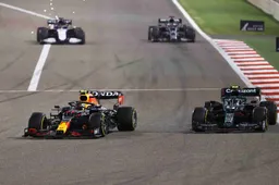 Brundle over Mercedes en Red Bull: "Dat rake ding is een beetje een afleiding"