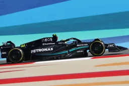 Será que vale a pena a Mercedes mudar o conceito do W14?