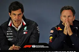Wolff voelt 'honger' van concurrentie: “Weet dat Max Verstappen ons wil opeten”