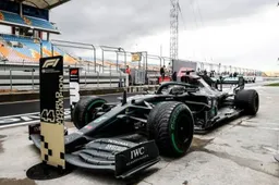Mercedes CEO happy with Hamilton: "As a company and as a team we stand behind him"