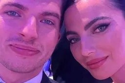 Kelly Piquet pronkt met 'arm-accessoire' Max Verstappen bij FIA-gala