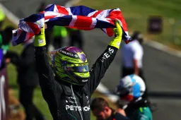 Mercedes prévient Red Bull et McLaren : "Pas satisfait de deux victoires"
