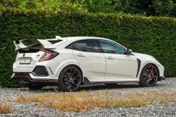 Honda Civic van Verstappen verkocht voor meer dan geschatte waarde