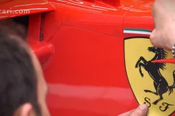 Video: Stickers plakken op de nieuwe Ferrari SH70H