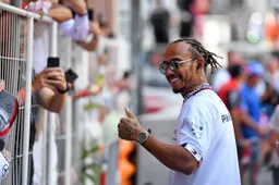 Wolff komt op voor Hamilton: 'Hij en Russell zitten op hetzelfde tempo'