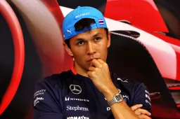 Een tip van Albon voor Verstappen? ‘Er komt het tijdperk Mercedes aan’