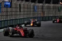 Leclerc verliest strijd van Verstappen: 'Beetje teleurgesteld'