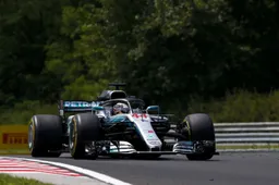 Hamilton over 1e testdag GP Hongarije: “Hete banden grootste probleem hier”