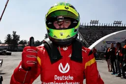 Mick Schumacher na verslaan Vettel: “Totaal onverwacht maar ontzettend blij!”
