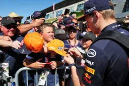 Verstappen ontkent clausule in contract: “Waarom zou ik weggaan bij Red Bull..?”