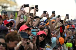 F1 Today | Horner hints at 2025 car reveal, Russell talks GPDA 'politics'