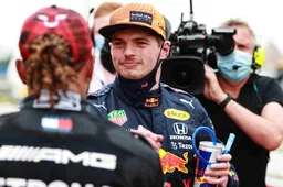 Villeneuve kiest kant van Verstappen: "Denk dat de druk zo groot was"