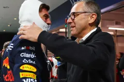 Domenicali feliciteert Verstappen met wereldtitel: 'Hij is een grootheid'