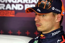 Verstappen slams stewards: 'Let the doctor look at them'