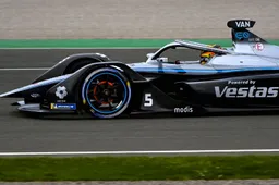 Stoffel Vandoorne has to give up pole position after technical Mercedes error