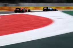 Mercedes brengt Russell voorzichtig: "Kijk maar eens naar Verstappen"