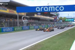Verstappen heeft Norris te pakken, maar fántastische start van Russell