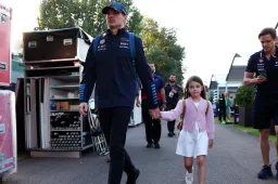 Verstappen bekommt im Livestream erneut Besuch von Penelope: "P, meine Schokolade!
