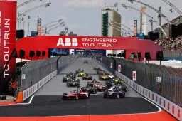 Evans emula Verstappen con una vittoria incredibile, successo anche di De Vries
