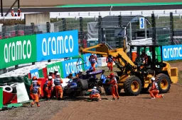 Stewards assess Albon and Ricciardo incident: will a penalty follow?