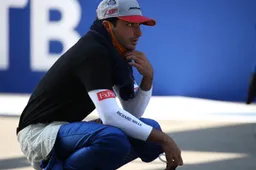 Sainz admires the work down by Wurz and the GPDA
