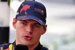 Verstappen: 'Bij Ferrari maken ze er af en toe mooie tentoonstelling van'