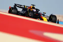 Ricciardo verrast in VT1 in Bahrein, Verstappen snel op mediums