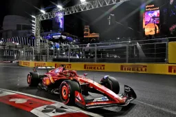 Rapid Leclerc storms forward at the start of the Las Vegas GP
