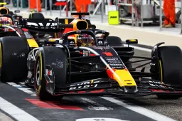 Remarkable: Verstappen is done with it and passes drivers in pit lane