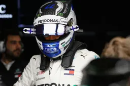 Ricciardo en Ocon azen op Mercedes stoeltje