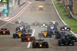 Volledige uitslag GP Bahrein | Verstappen ziet Hamilton leiding in WK pakken