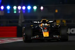 Desastroso inicio para Red Bull, Verstappen y Pérez involucrados en incidentes