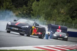 Chaotische caravanrace in beeld op Zandvoort!