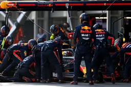 Red Bull verliest in Baku nogmaals van Ferrari: Pitstops ver buiten top tien