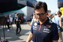 Druk er niet af bij Perez: 'Niet eens met Horner'