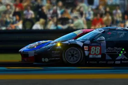 Bono Huis genoot ondanks rode vlag van virtuele Le Mans met Verstappen
