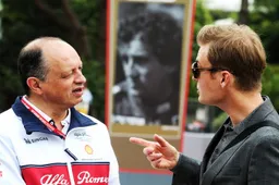 Nerveuze blikken bij Alfa Romeo in China: "Hetzelfde had Kimi kunnen overkomen"