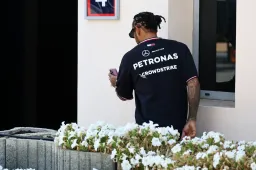 Hamilton gelooft in wederopstanding Mercedes: ‘Worden weer kampioen’