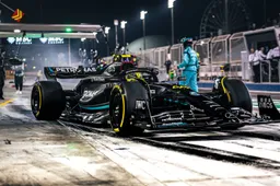 Hamilton semble mécontent : « Nous manquons toujours de vitesse de pointe »
