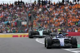 Albon vê grandes melhorias na Williams: "Ritmo melhor que o de Alonso"