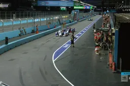 Vandoorne takes pole position for London E-Prix