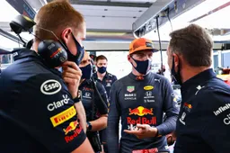 Verstappen vergeet zijn schoenen: "Ik rij het hele weekend met zijn schoenen"